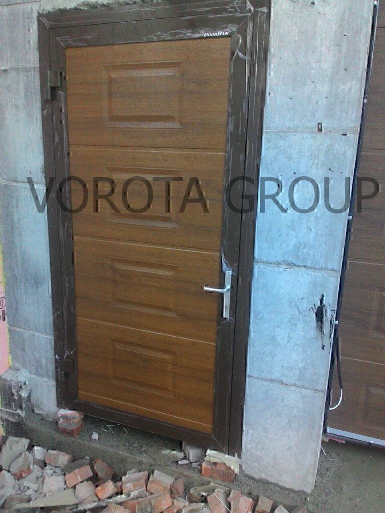 Дверь боковая DoorHan Дверь боковая DoorHan